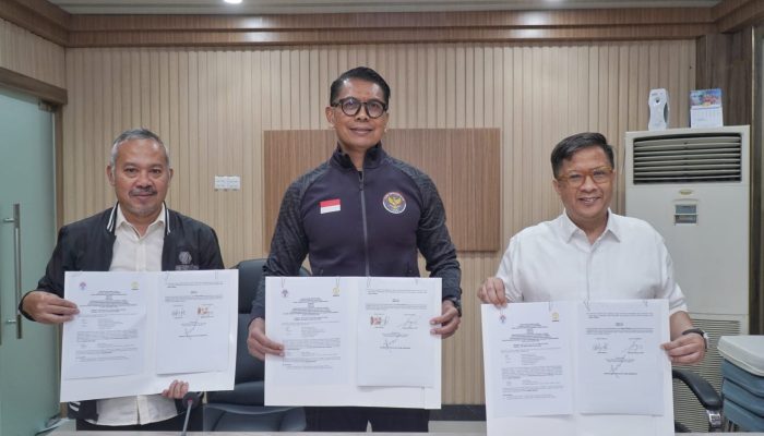 Kemenpora Dukung Atlet Trail UI Runners dalam Ultra-Trail du Mont-Blanc dengan Penandatanganan MoU