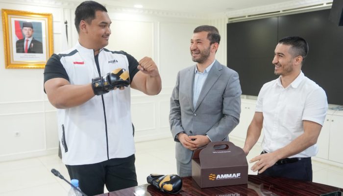 Menpora Dito Terima Kunjungan Presiden AMMAF, Bahas Pengembangan MMA di Indonesia