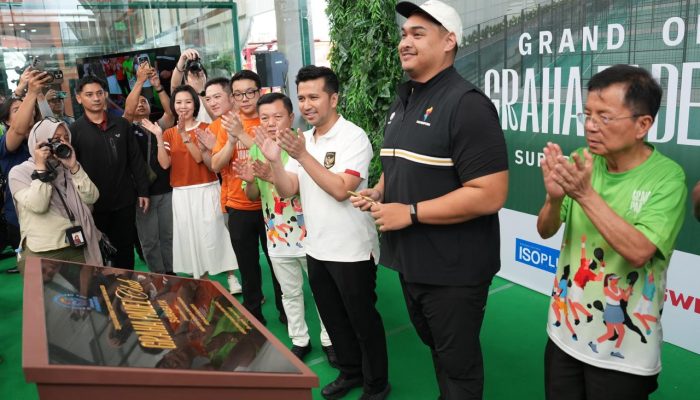 Menpora Dito Ariotedjo Resmikan Graha Padel Club di Surabaya