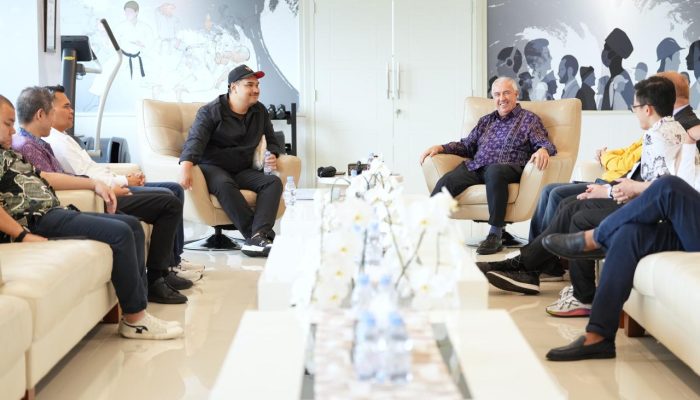 Menpora Dito Terima Presiden IIHF Bahas Masa Depan Hoki Es Indonesia