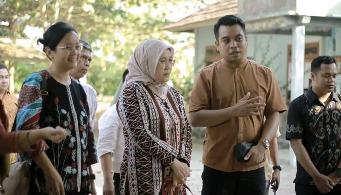 Disperin Dukung Pemberdayaan Penenun Desa dengan Bantuan Alat Tenun dan Pelatihan