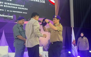 IARMI Kukuhkan Jenderal (Purn) Djamari Chaniago sebagai Anggota Kehormatan melalui Penyematan Baret Ungu